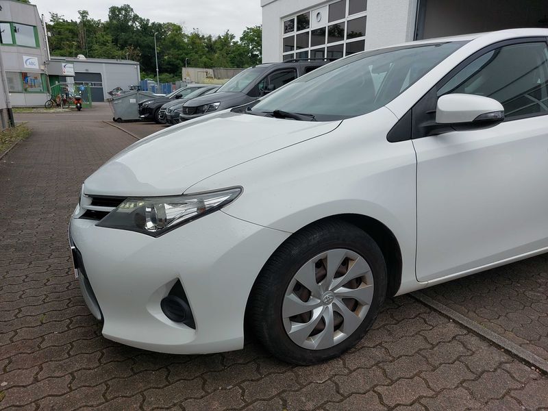 Toyota Auris 1.3 Cool 2015 – снимка 2