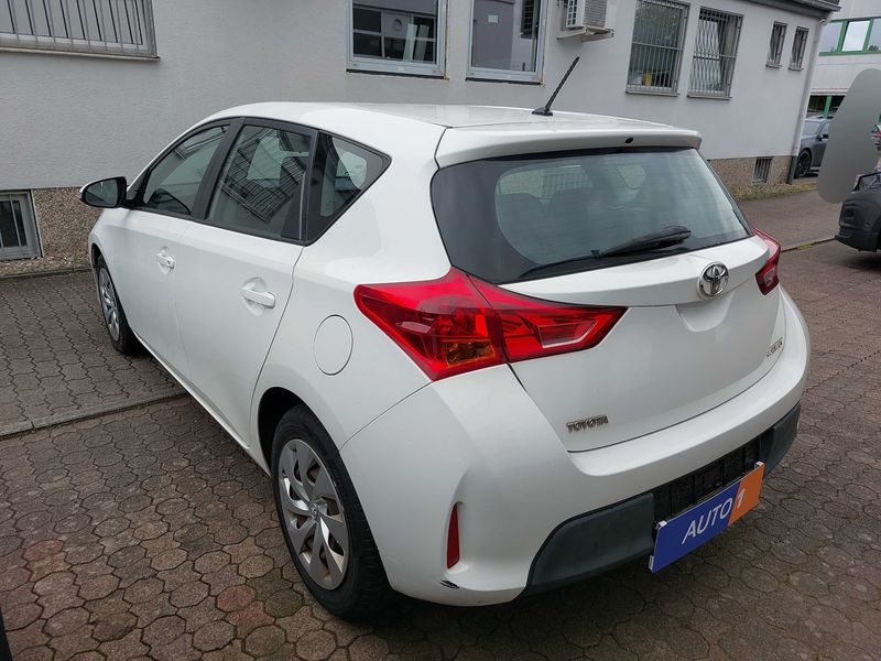 Toyota Auris 1.3 Cool 2015 – снимка 3