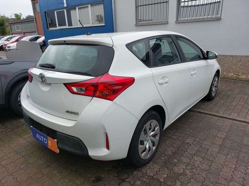 Toyota Auris 1.3 Cool 2015 – снимка 5