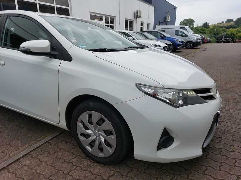 Toyota Auris 1.3 Cool 2015 – снимка 6