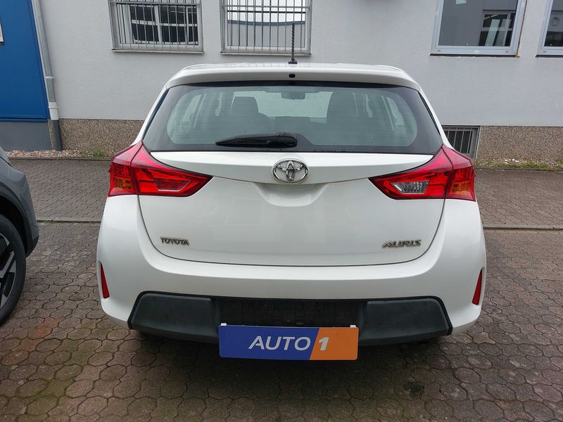 Toyota Auris 1.3 Cool 2015 – снимка 4