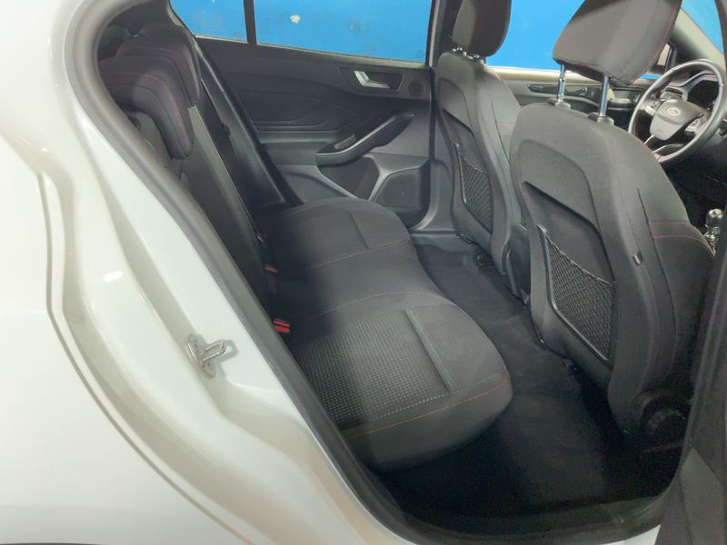 Ford Focus 1.5 TDCi EcoBlue ST-Line 2020 – снимка 19