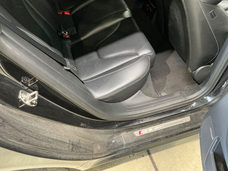 Audi RS 6 5.0 V10 FSI quattro 2010 – снимка 30