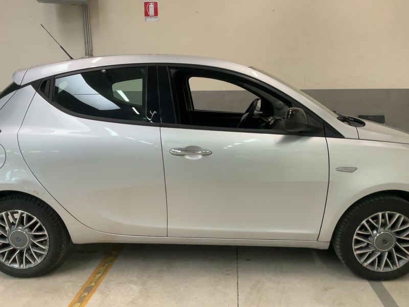 Lancia Ypsilon 1.3 JTD Gold 2012 – снимка 10