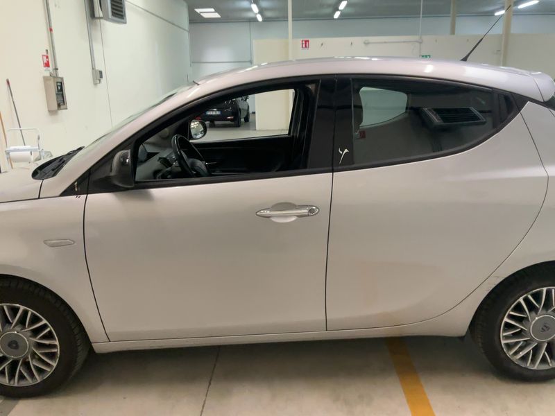 Lancia Ypsilon 1.3 JTD Gold 2012 – снимка 4