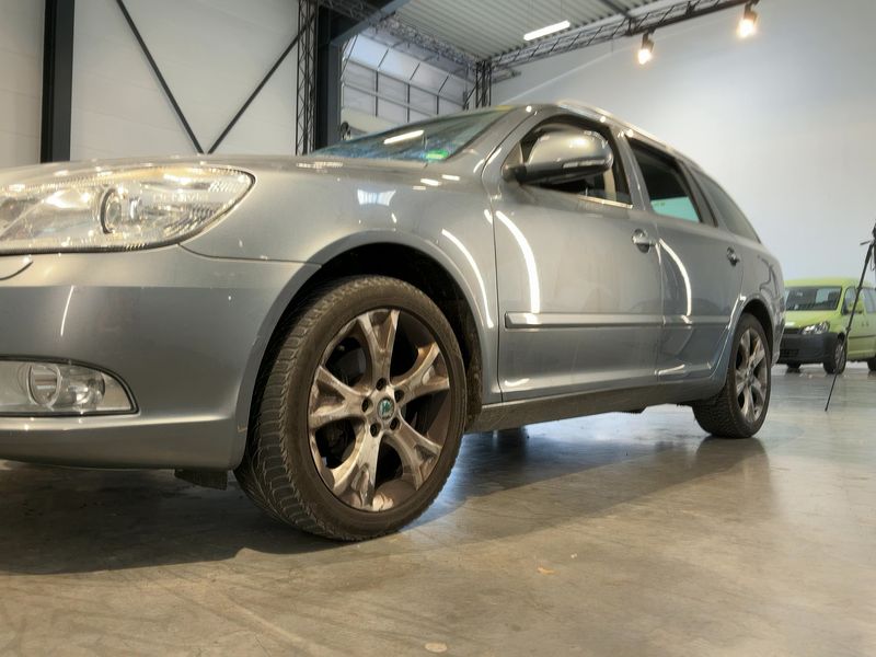 Skoda Octavia 2.0 TDI Elegance 2012 – снимка 2