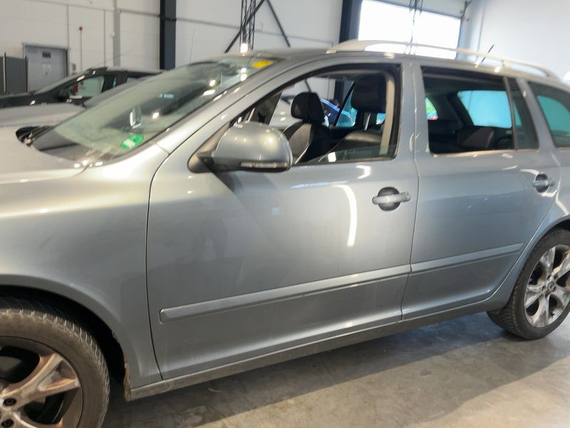 Skoda Octavia 2.0 TDI Elegance 2012 – снимка 4