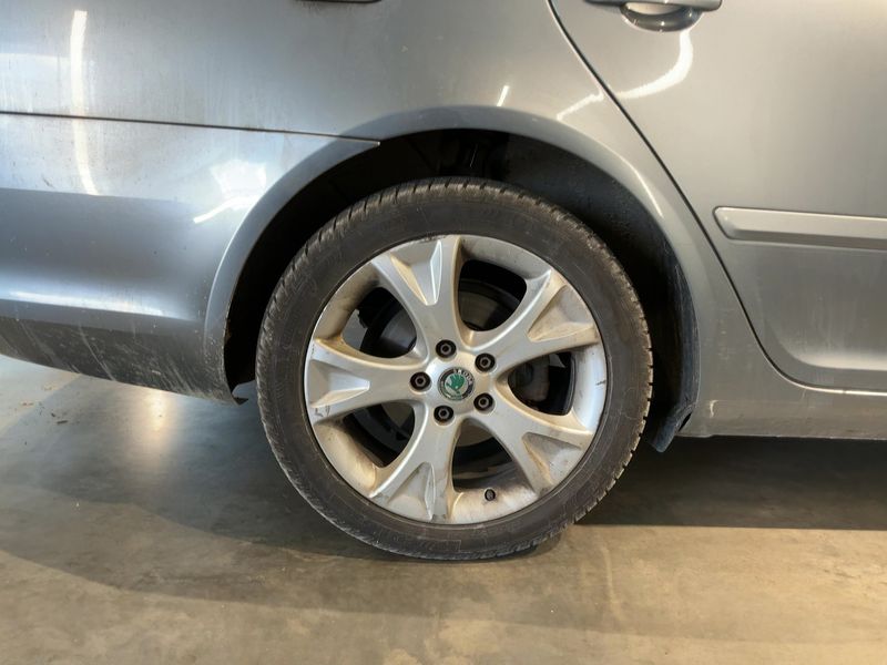 Skoda Octavia 2.0 TDI Elegance 2012 – снимка 9