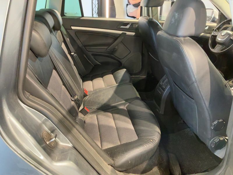 Skoda Octavia 2.0 TDI Elegance 2012 – снимка 19