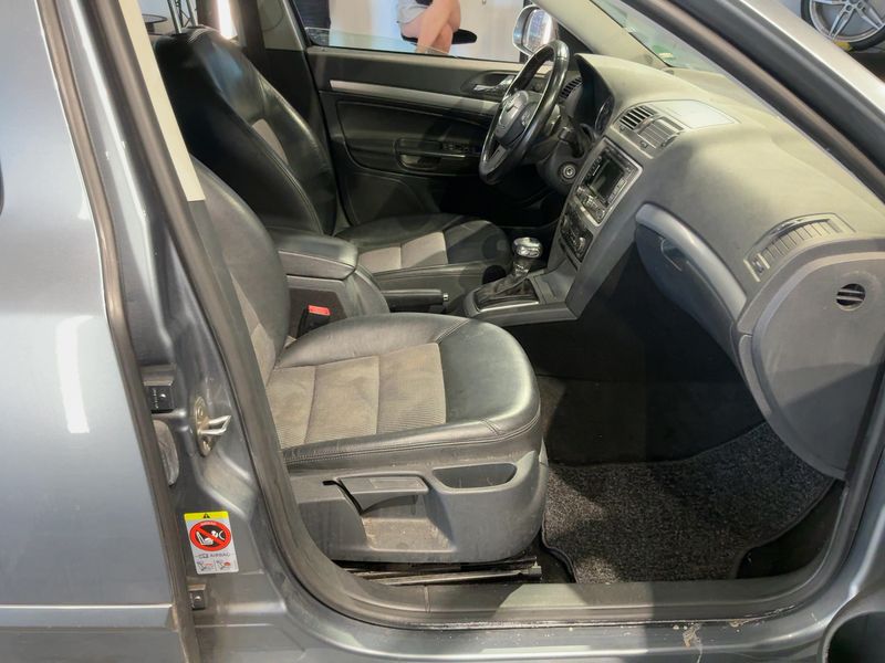 Skoda Octavia 2.0 TDI Elegance 2012 – снимка 16