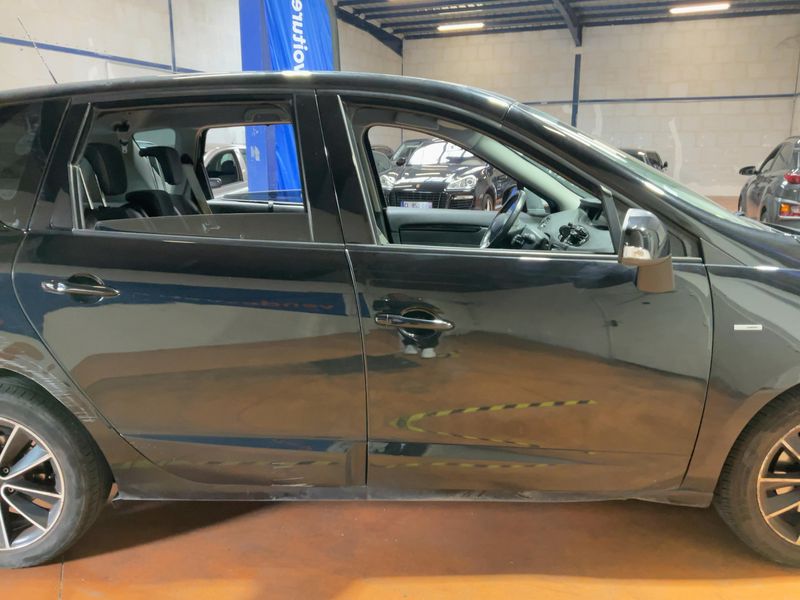 Renault Scenic 1.6 dCi BOSE Edition 2012 – снимка 10