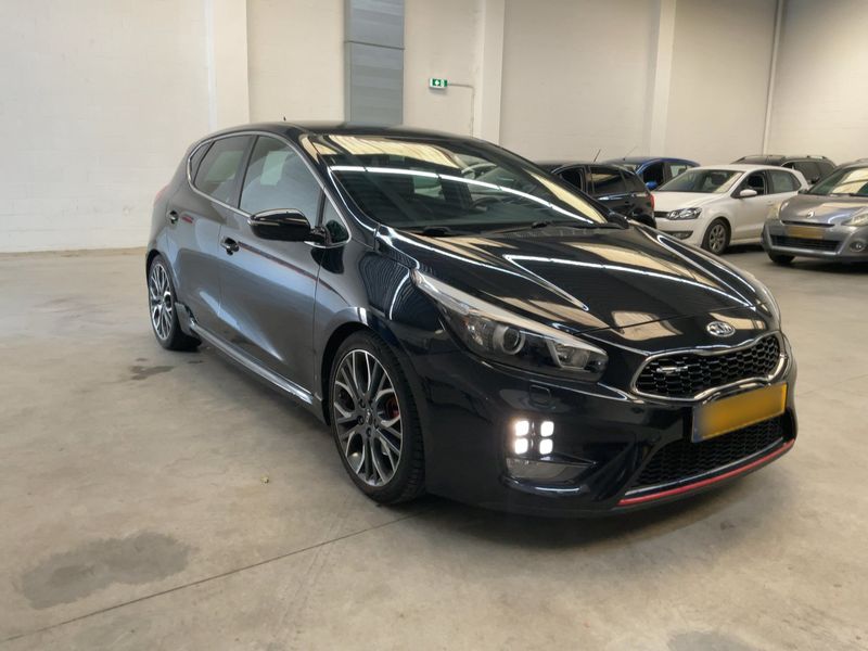 Kia cee'd 1.6 TGDI GT-Track 2015 – снимка 12