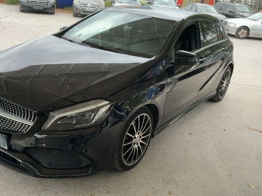 Mercedes-Benz A-Klasse A 200 BlueEfficiency AMG Sport 2017 – снимка 2