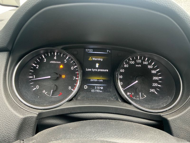 Nissan Qashqai 1.2 Visia 2016 – снимка 18