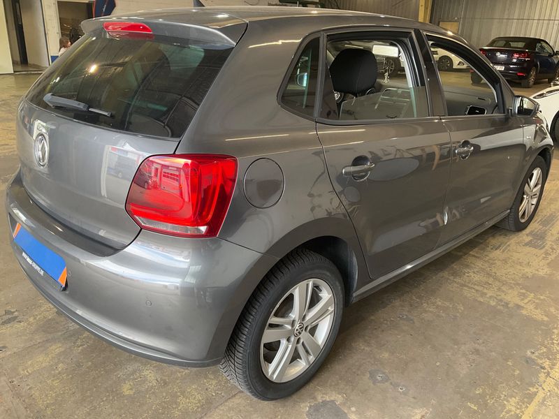 Volkswagen Polo 1.2 Life 2014 – снимка 2