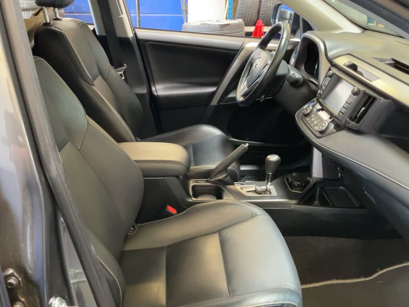 Toyota RAV 4 2.5 Hybrid Executive 2016 – снимка 17