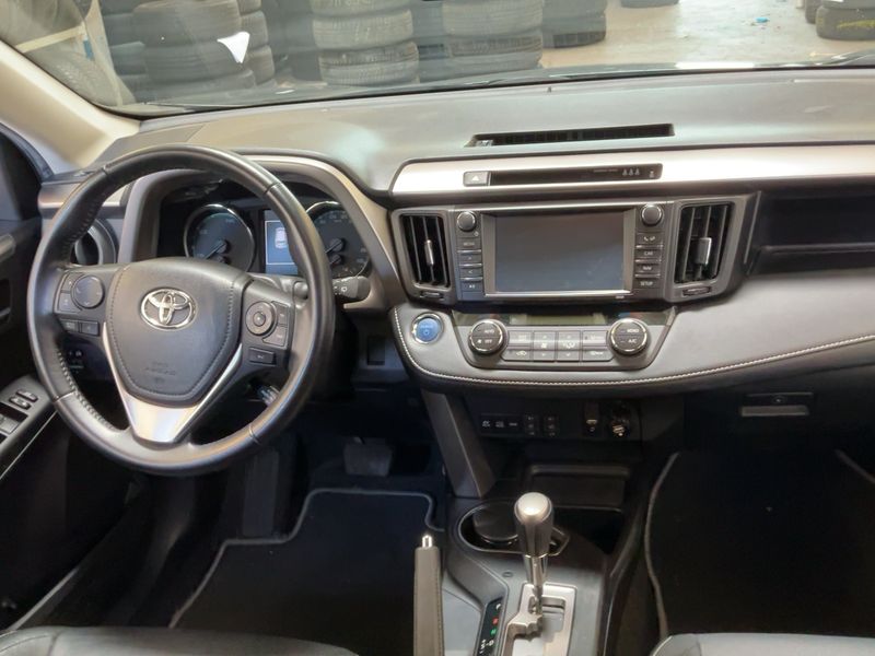 Toyota RAV 4 2.5 Hybrid Executive 2016 – снимка 18