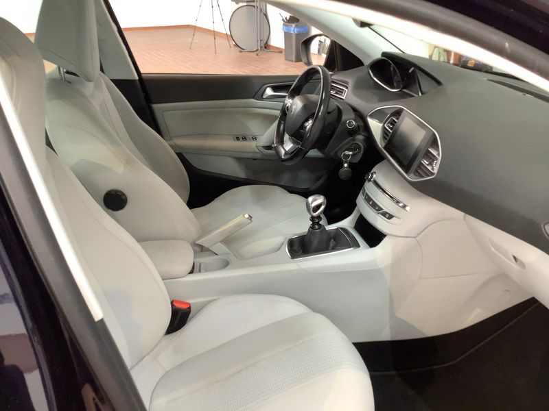 Peugeot 308 1.6 e-HDi Active 2014 – снимка 17