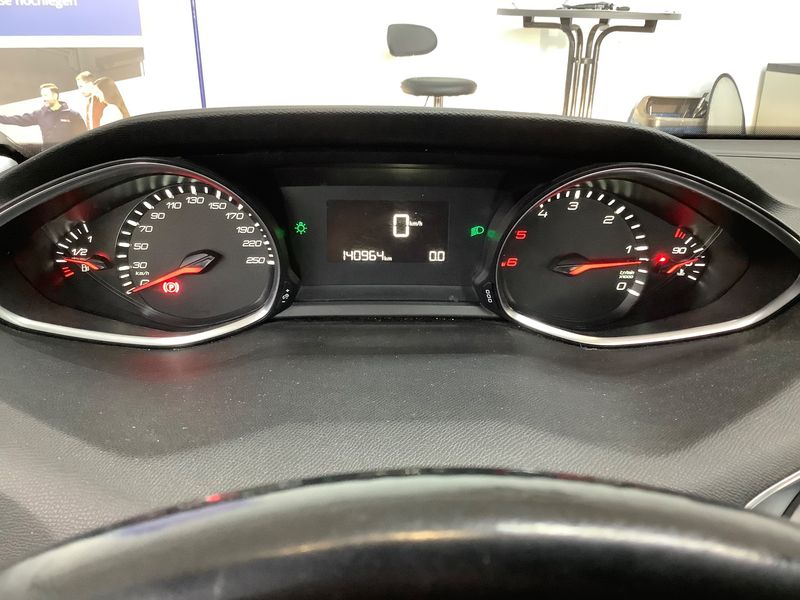 Peugeot 308 1.6 e-HDi Active 2014 – снимка 19
