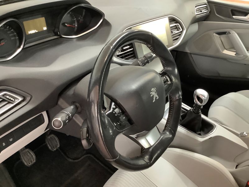 Peugeot 308 1.6 e-HDi Active 2014 – снимка 35