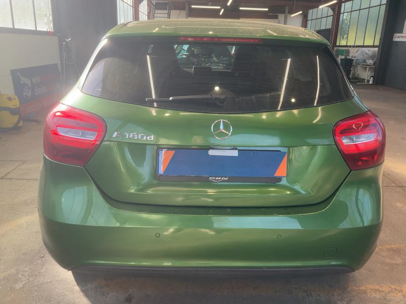 Mercedes-Benz A-Klasse A 180 CDI BlueEfficiency Style 2016 – снимка 7