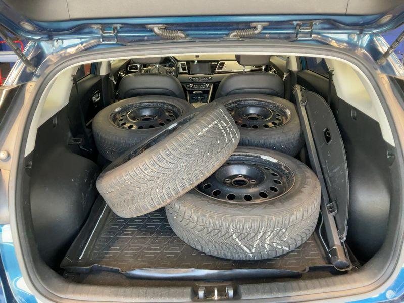 Kia Niro 1.6 Hybrid Vision 2018 – снимка 16