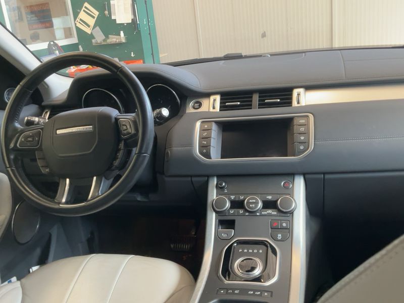 Land Rover Evoque 2.0 Td4 SE Dynamic 2017 – снимка 17