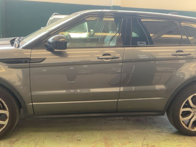 Land Rover Evoque 2.0 Td4 SE Dynamic 2017 – снимка 4