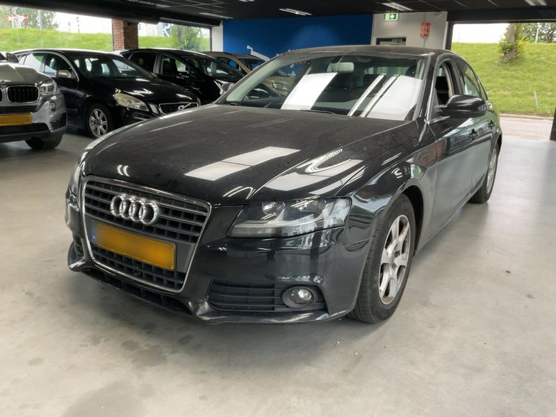 Audi A4 2.0 TDIe Attraction 2011