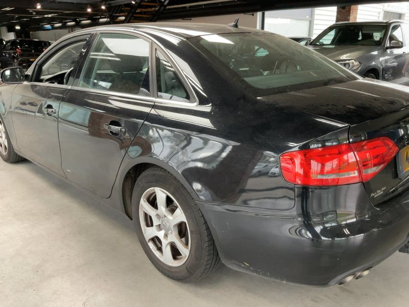 Audi A4 2.0 TDIe Attraction 2011 – снимка 3