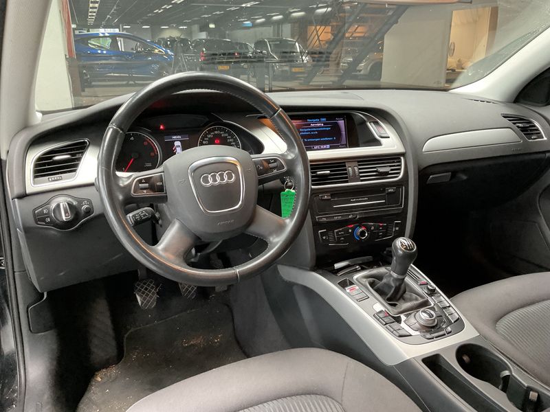 Audi A4 2.0 TDIe Attraction 2011 – снимка 12