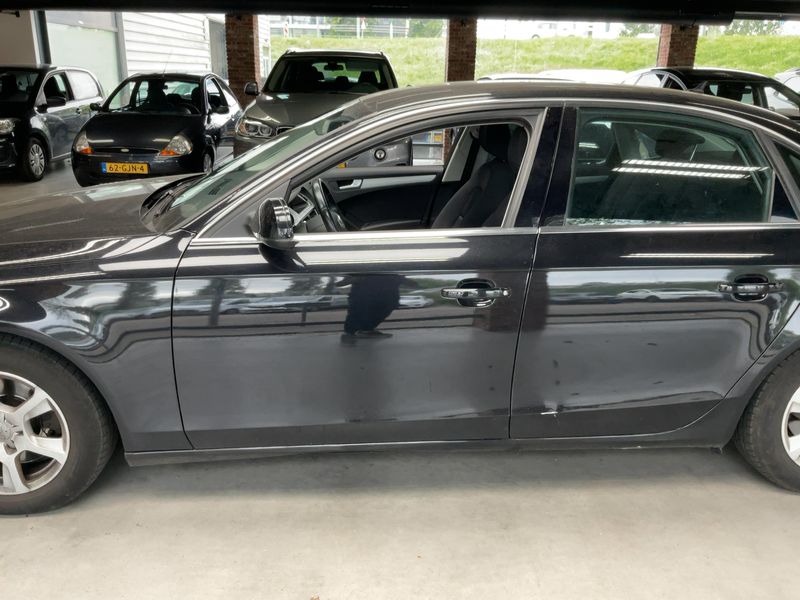 Audi A4 2.0 TDIe Attraction 2011 – снимка 4