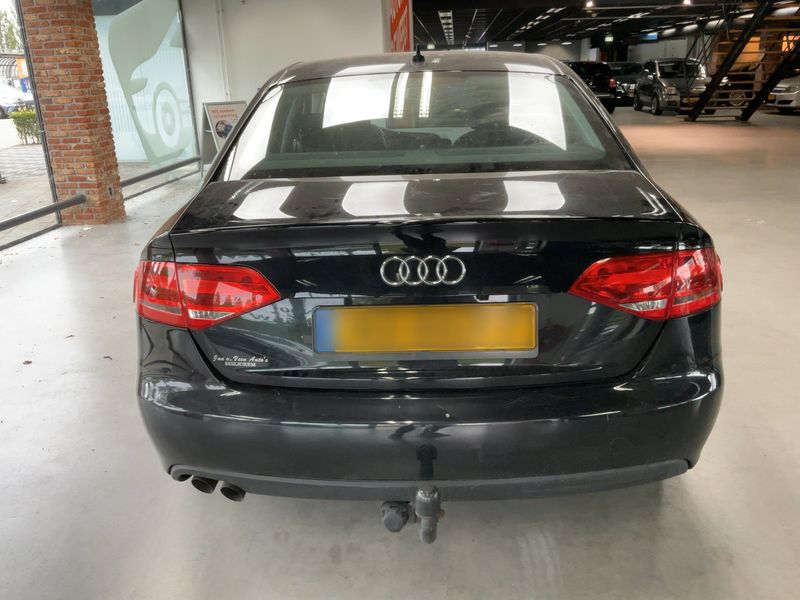 Audi A4 2.0 TDIe Attraction 2011 – снимка 5