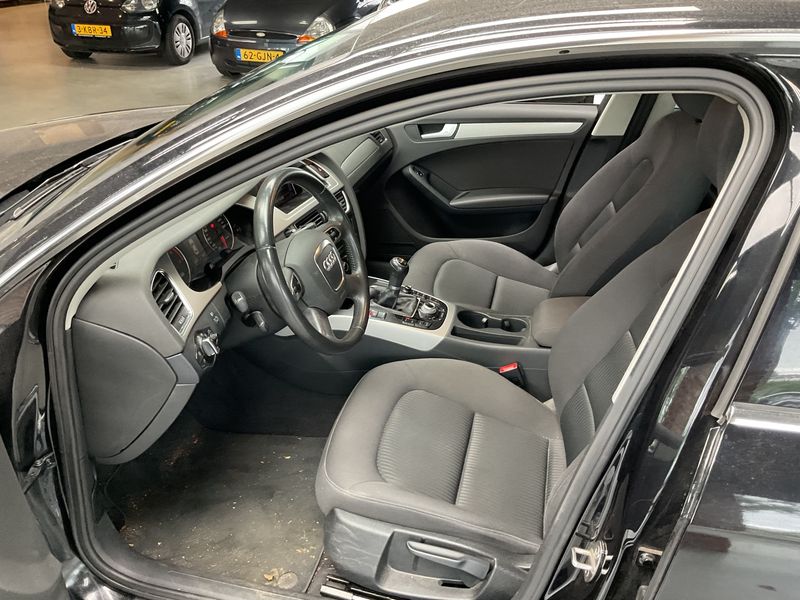 Audi A4 2.0 TDIe Attraction 2011 – снимка 11