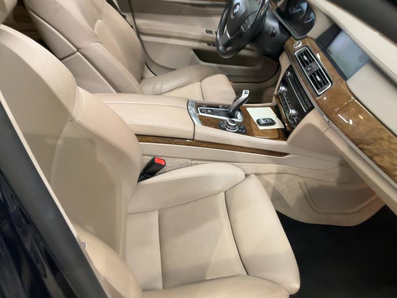 BMW 7er 750i 2010 – снимка 16