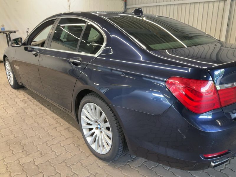 BMW 7er 750i 2010 – снимка 6