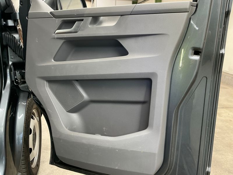 Volkswagen T6 Kombi 2.0 TDI lang FWD 2020 – снимка 35