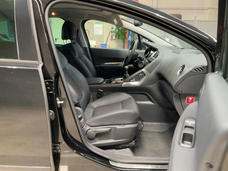 Peugeot 3008 1.6 Blue-HDi Allure 2015 – снимка 17