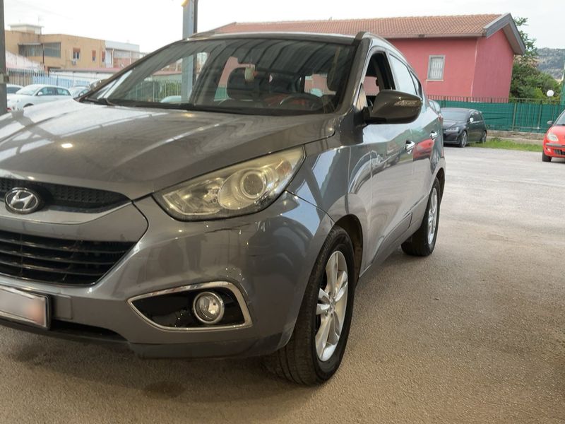 Hyundai ix35 1.7 CRDi Comfort 2WD 2013 – снимка 2