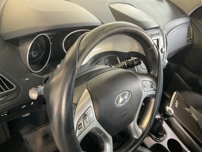 Hyundai ix35 1.7 CRDi Comfort 2WD 2013 – снимка 36
