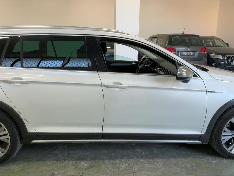Volkswagen Passat Alltrack 2.0 TDI 4Motion BlueMotion Tech 2016 – снимка 10