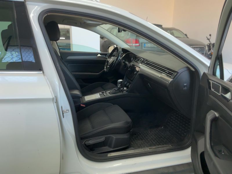 Volkswagen Passat Alltrack 2.0 TDI 4Motion BlueMotion Tech 2016 – снимка 16