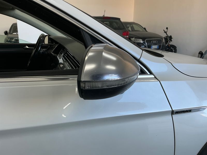 Volkswagen Passat Alltrack 2.0 TDI 4Motion BlueMotion Tech 2016 – снимка 21