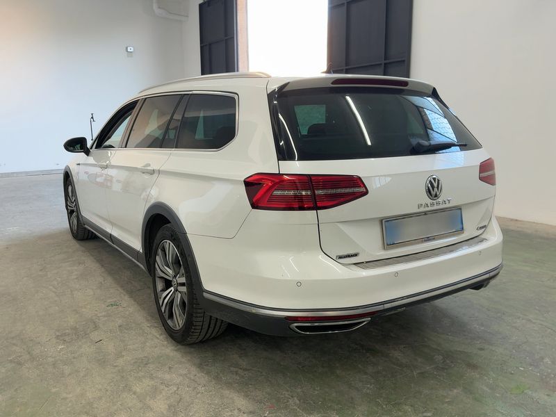 Volkswagen Passat Alltrack 2.0 TDI 4Motion BlueMotion Tech 2016 – снимка 6