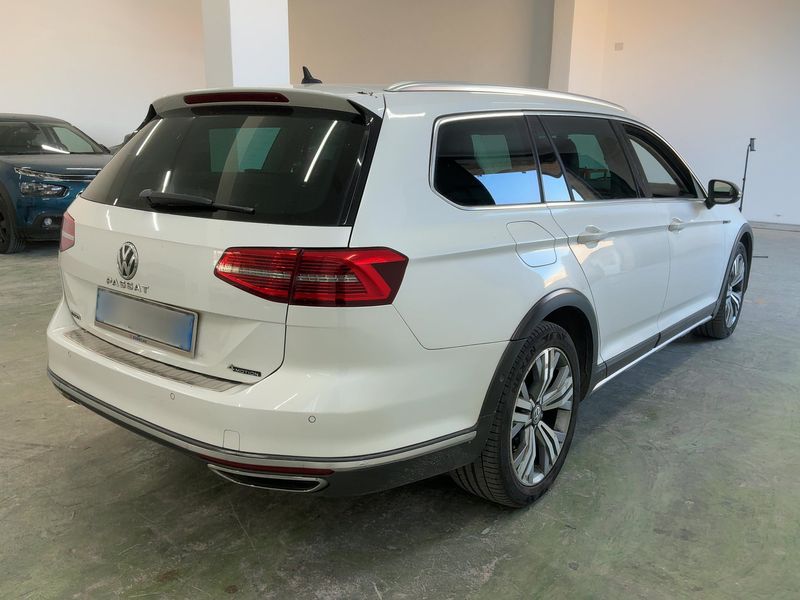 Volkswagen Passat Alltrack 2.0 TDI 4Motion BlueMotion Tech 2016 – снимка 8