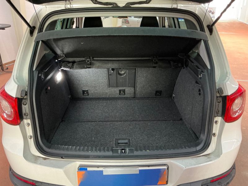 Volkswagen Tiguan 2.0 TDI Team BlueMotion Tech 2011 – снимка 15