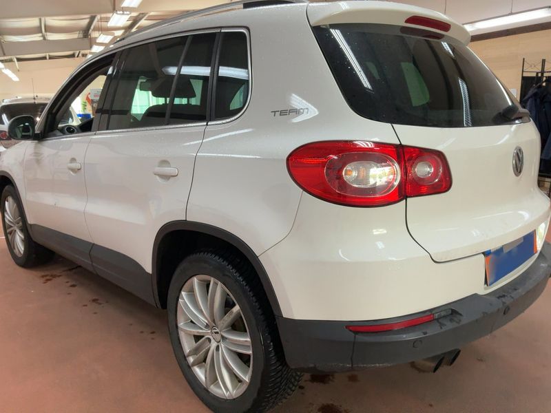 Volkswagen Tiguan 2.0 TDI Team BlueMotion Tech 2011 – снимка 6