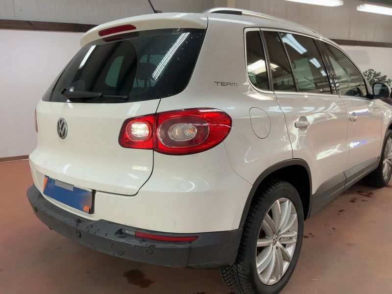 Volkswagen Tiguan 2.0 TDI Team BlueMotion Tech 2011 – снимка 8
