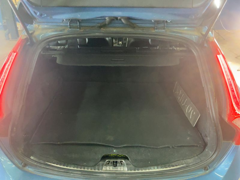 Volvo V60 2.4 D6 Plug-in Hybrid Summum AWD 2014 – снимка 16