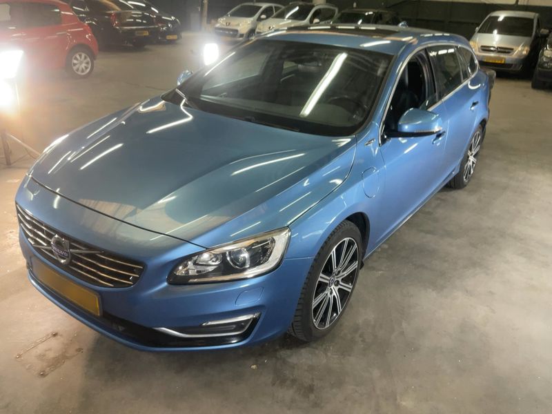 Volvo V60 2.4 D6 Plug-in Hybrid Summum AWD 2014 – снимка 1